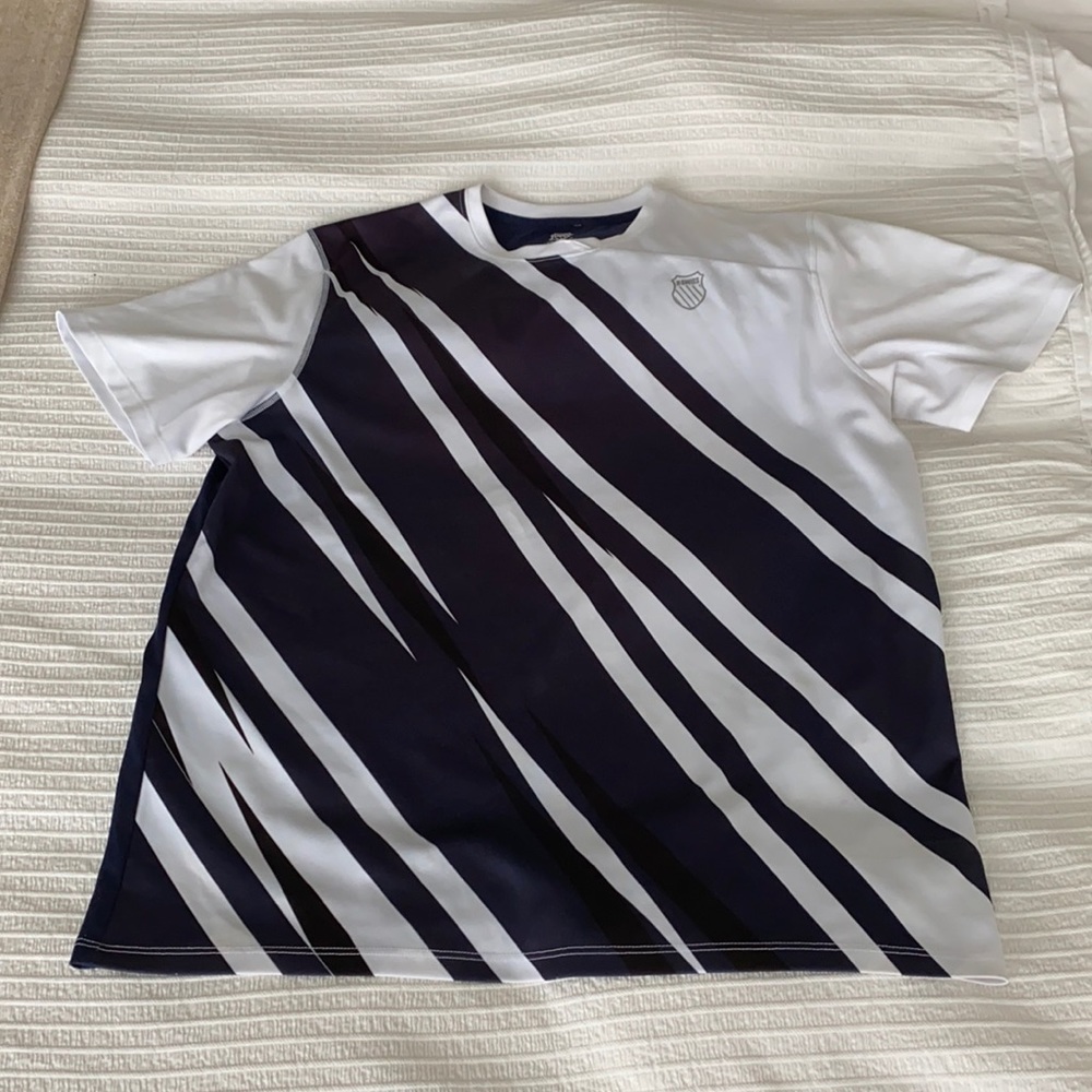 K-Swiss tennis t shirt - men’s size large